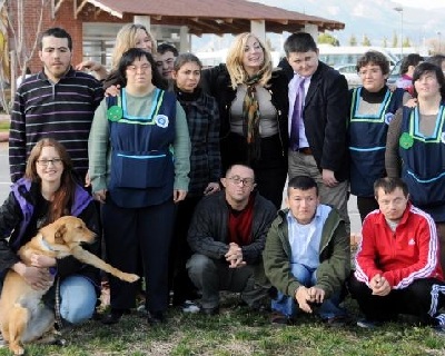 Antalya’da Engelli Köpeklerle “Elimi Tut” Projesi
